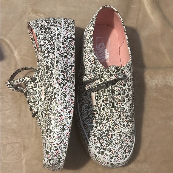 Vans Shoes - Vans Women's Mono Floral Low-Top Sneakers